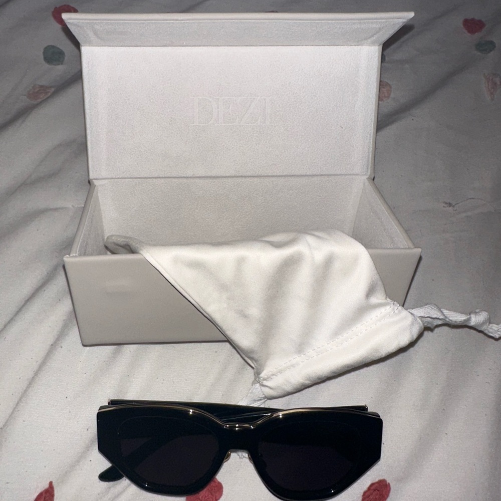 Dezi SUNGLASSES